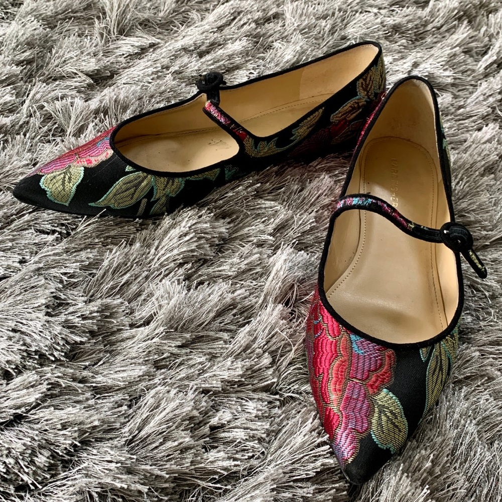 Marc fisher tapestry floral Mary Jane flats